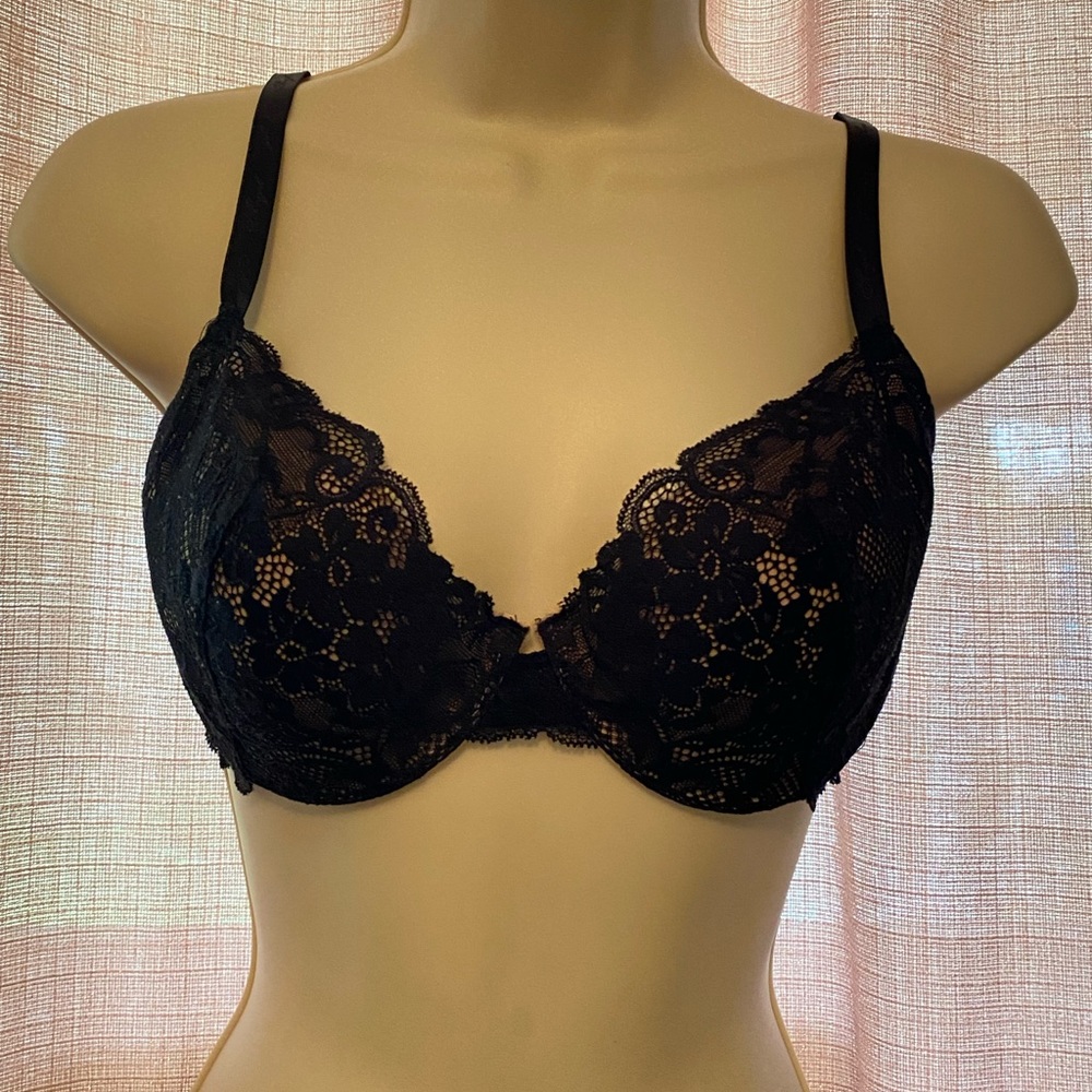 Victoria's Secret Angels Ipex Black Lace Underwire Bra